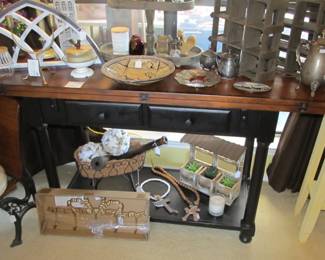 console table with storage. has flip top to become dining table