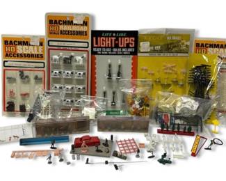 HO Scale Decorations More