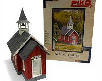 Piko G Scale Model Schoolhouse