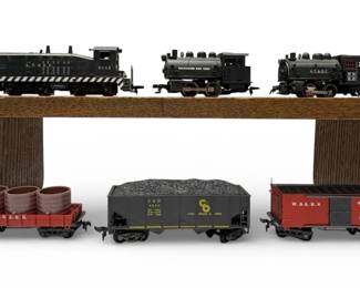 HO Scale Locomotive More Train Cars