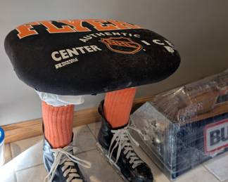 I went to see a fight and a hockey game broke out