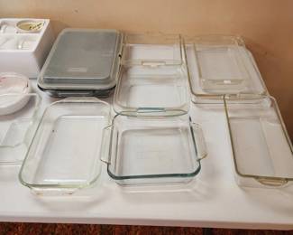 More glass bakeware