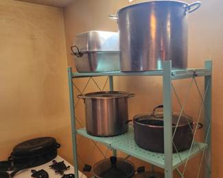 Stock pots
