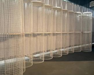 WGG627 Staking White Wire Pedestals/ Tables