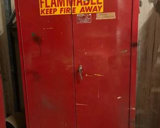 WGG547 Red Metal Rolling Tool Cabinet