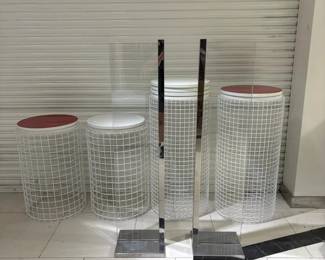 WGG127 Floor Advertising Holders And White Metal Mesh Cylinder Pedestals