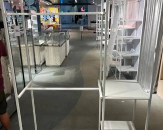 WGG219 Metal Clothing Rack/Display Shelf