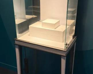 WGG664 Light Up Display Stand