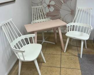 WGG368 Small Table With Three Chairs