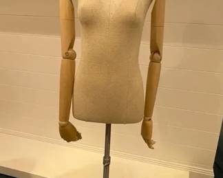 WGG323 Linen Female Mannequin