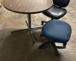 WGG496 Table Set With Chairs