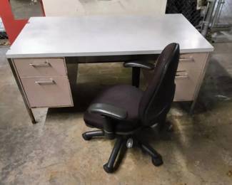 WGG366 Tanker Desk & Ergonomic Chair