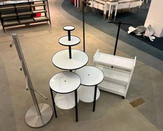 WGG270 Boutique Clothing And Merchandise Display Items