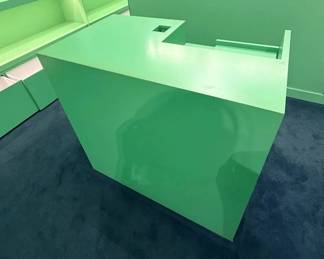 WGG646 Green Luxury-Like Checkout Table