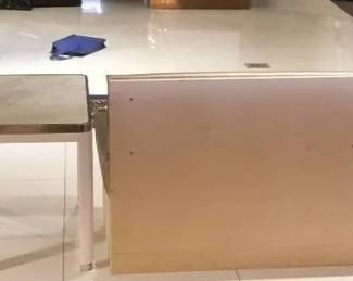 WGG090 A Couch With 2 End Tables & 2 Bar Stools