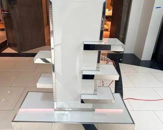 WGG134 Modern Light Display Unit