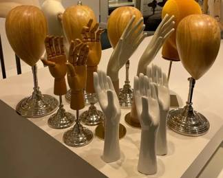 WGG333 Heads & Hands Display Forms