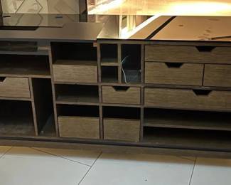 WGG119 Glossy Black Reception Center