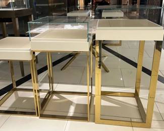 WGG135 (3) Display Stands