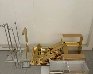 WGG656 Assortment Of Decor Items