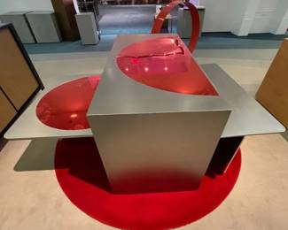 WGG275 Red Custom-Designed Retail Display Set