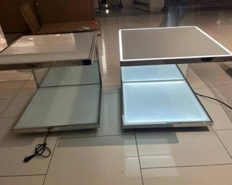 WGG044 (2) Display Stands with Lighting