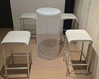 WGG039 Barstools and A Table