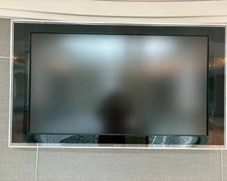 WGG316 52-Inch Sony Bravia TV