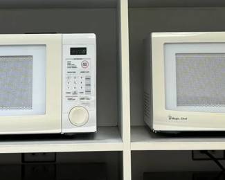 WGG385 (2) Magic Chef Microwaves