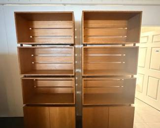 WGG149 Pair of wooden crate shelves
