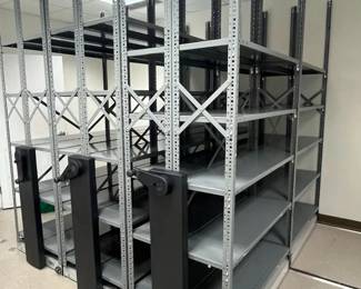 WGG684 Rolling Shelves System W/ Crank