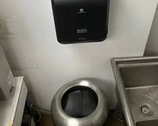 WGG625 Paper Towel Dispenser & Stainless Steel Trash Can