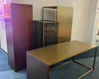 WGG283 Gold-Colored Metal Modular Display Tables