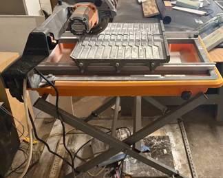 WGG558 RIDGID 9 Amp Corded 7-Inch Wet Tile Saw with Stand