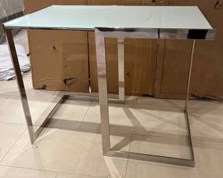 WGG198 (2) Display Stands