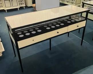 WGG640 Beautiful Black And White Dresser/ Makeup Display