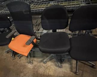 WGG498 Assortment Of Rolling Chairs