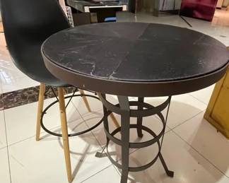 WGG083 - Chic Bistro Table & Modern Stool