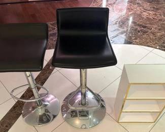 WGG069 (1) White Shelf And (2) Black Adjustable Swivel Stools