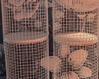 WGG634 Four white metal wire grid cylinder plinth