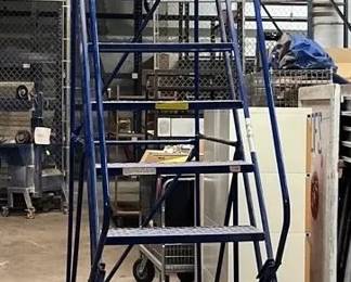 WGG443 Heavy-Duty Rolling Ladder