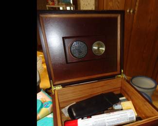Humidor with accessories