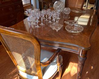 DREXEL HERITAGE dining room set