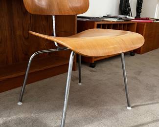 Herman Miller Eames Molded Plywood Dining Chair (2)