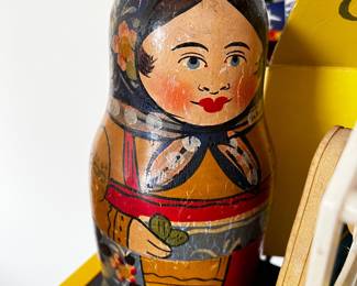 VIntage Nesting Dolls 