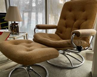 Vintage Eknores Stressless Swivel Lounge Chair and Ottoman 