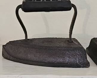 King Cast Iron Sad Iron