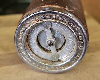 Vintage George S. Thompson Salt and Pepper Grinder Set
