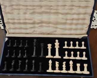 Vintage Staunton Chess Set in Presentation Box