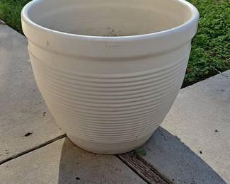 Large Off-White Ceramic Planter Pot with Ribbed Texture